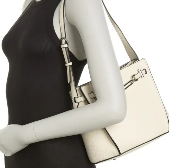 Calvin Klein Lennon Shoulder Bag - Picture 3 of 9